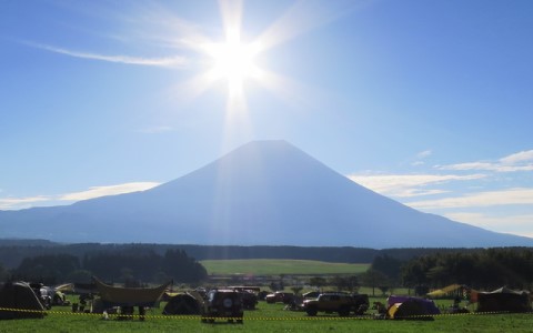 富士山のふもとで野外フェスとキャンプ！