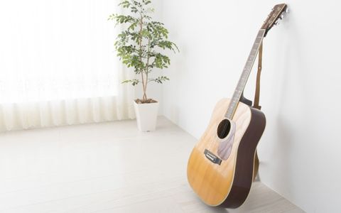 浜崎貴司の曲作り「歌ってくれるギター」とは