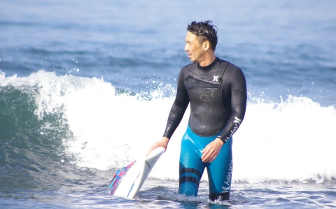 日本で初めてサーフィンをした人は誰？