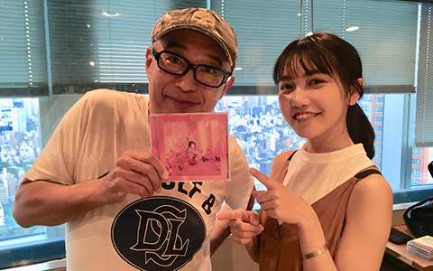 井上苑子、新アルバムのジャケットに「ピンクってかわいいイメージだと思うんですけど…」