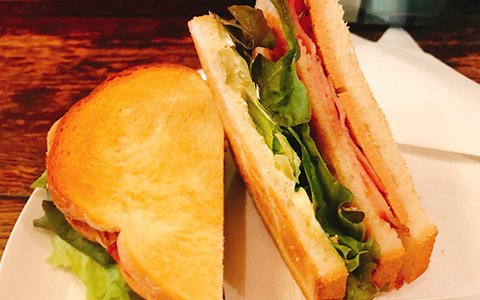 菊池亜希子が感動した、ちょっと変わったサンドイッチ…学芸大学駅の喫茶店を紹介！