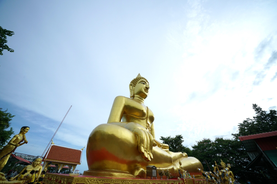 300頭のトラ、金色の仏像、水上マーケット…タイの「パタヤ」で楽しむ、高揚の旅