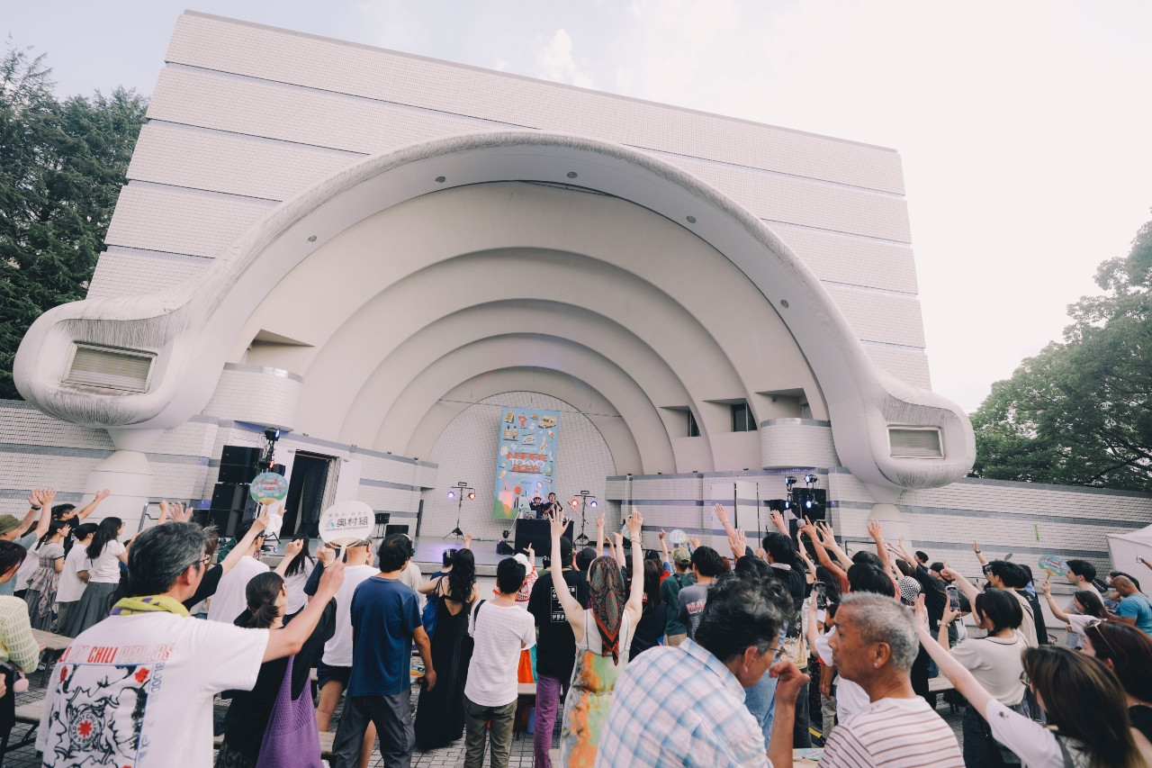 代々木公園でフリーライブ! FuruiRiho、JIJIM、S.A.R.、微笑坦々 ( #NIKONIKOTANTAN DJ set)のライブ写真をお届け