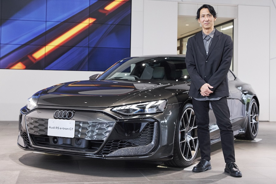 本格的なテストコースで味わう、Audiの“電動グランツーリスモ”の鼓動。J-WAVEナビゲーター・nicoがその走りを体感