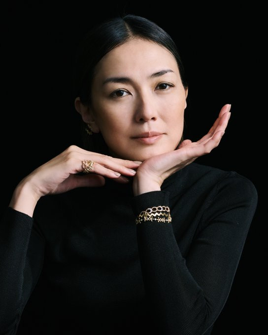 板谷由夏が店主を務める“純喫茶スマイル”とは─予測不能な“化学反応”が生まれるラジオ番組の魅力