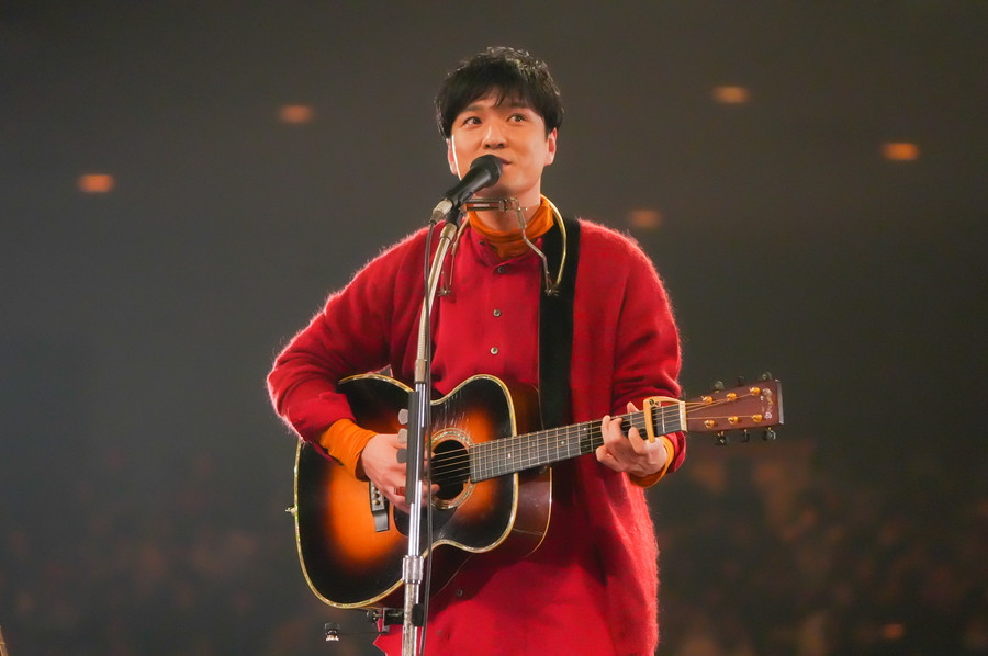 森山直太朗のライブ＆鏡開き写真をお届け！ 「ギタージャンボリー」を両国国技館で開催