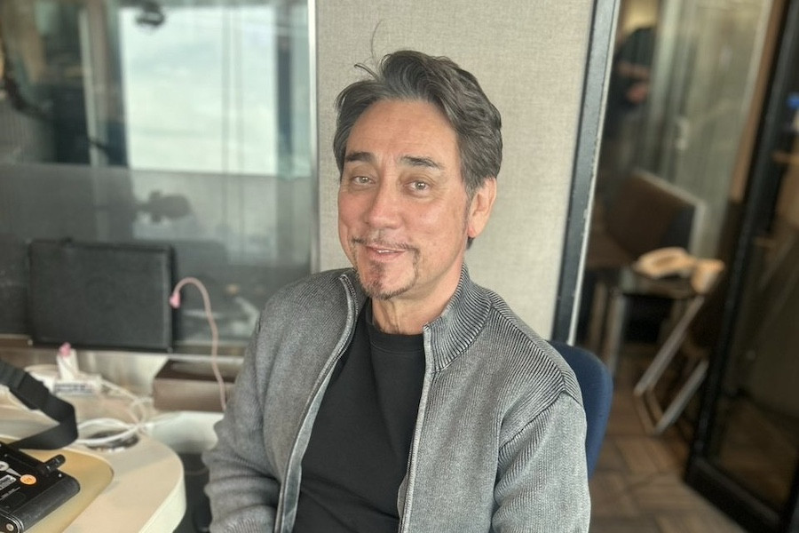 天才ベーシスト、モヒニ・デイはなぜ「AI活用」を選んだのか？  音楽論争に注目