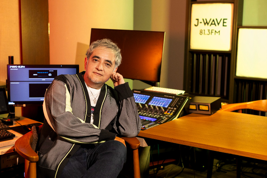 「多国籍メンバーと会わずに30曲制作」も！ チャレンジ続けるDJ TAROがラジオで生み出す“世界とつながる場”