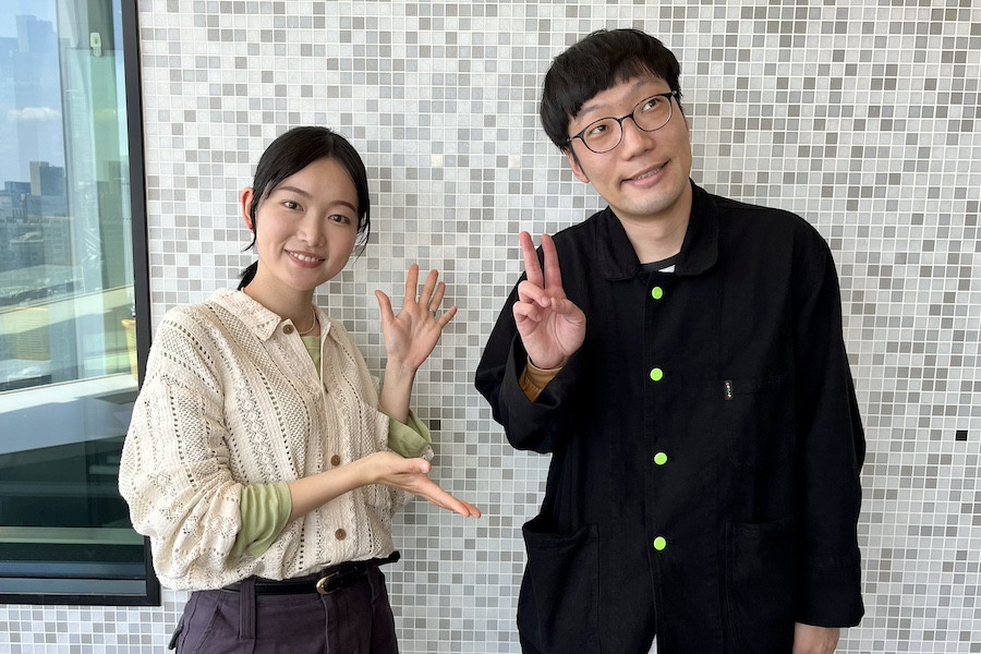 男性ブランコ・平井まさあき、7泊10日でサファリツアーに行くほど好き…“生き物の本だらけ”な本棚とは？