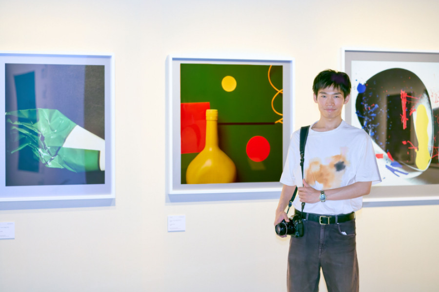 「もっと芸人を撮らなきゃ」──“写真家”加賀翔（かが屋）が女性写真家たちに魅せられた“表現の気合”