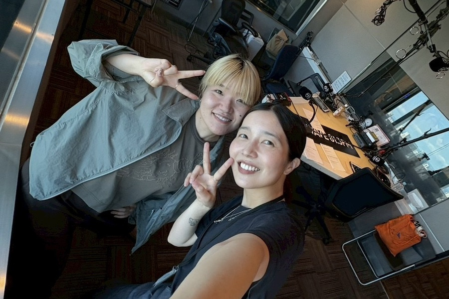 羊文学『若者たちへ』のアートワークは当初“NG”だった？インディーズ時代から手がけるharu.＆miyaが振り返る
