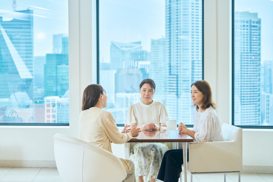 “なんとなくの不調”が指定難病のサインに？「シェーグレン病」の実態と発症時の向き合い方を、患者団体代表と当事者に聞く