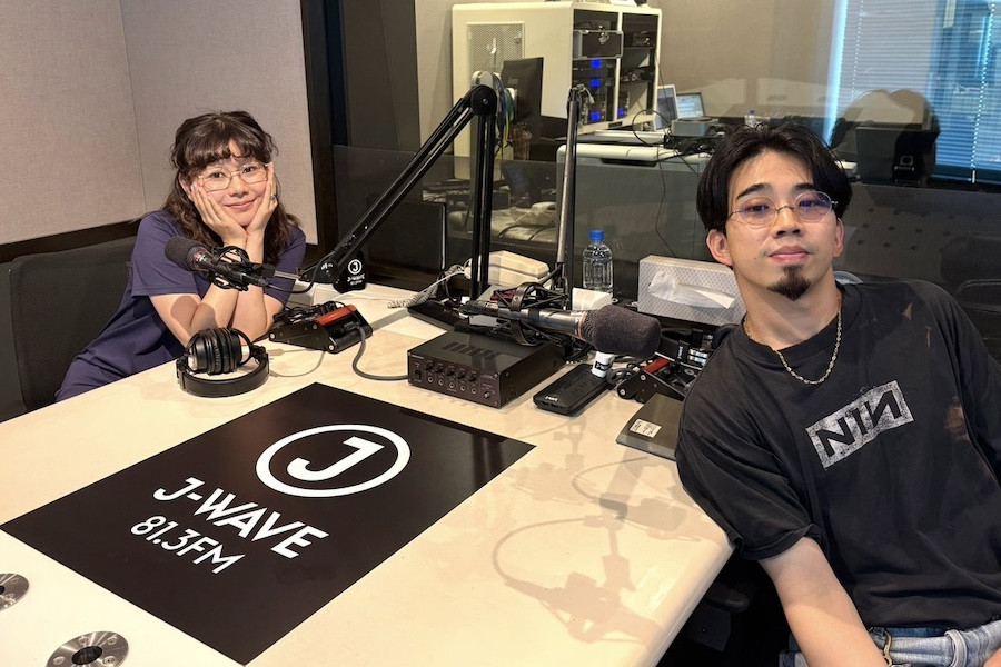 さらさ「バンドを組んだら崩壊するタイプ（笑）」、King Gnu・新井和輝と“ひとりで音楽を作る難しさ”を語る