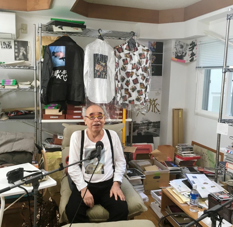 写真家・荒木経惟、原点を集約した写真集『月光写真』を語る | J-WAVE NEWS