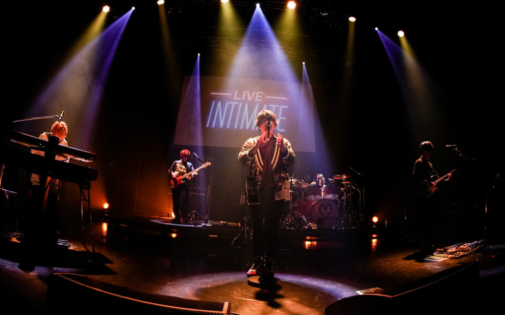 Mrs Green Apple 新曲 ロマンチシズム ライブ初披露にオーディエンス大熱狂 Gyao J Wave Present Live Intimate J Wave News