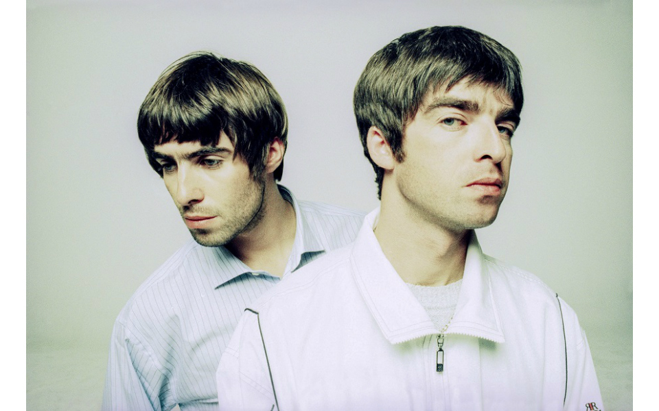 Oasis、兄弟仲が悪すぎて…「タンバリンで殴る」ほどキレた理由 | J