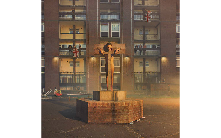 イギリスの注目ラッパー Slowthai 今のイギリスを痛烈に描いた作品とは J Wave News