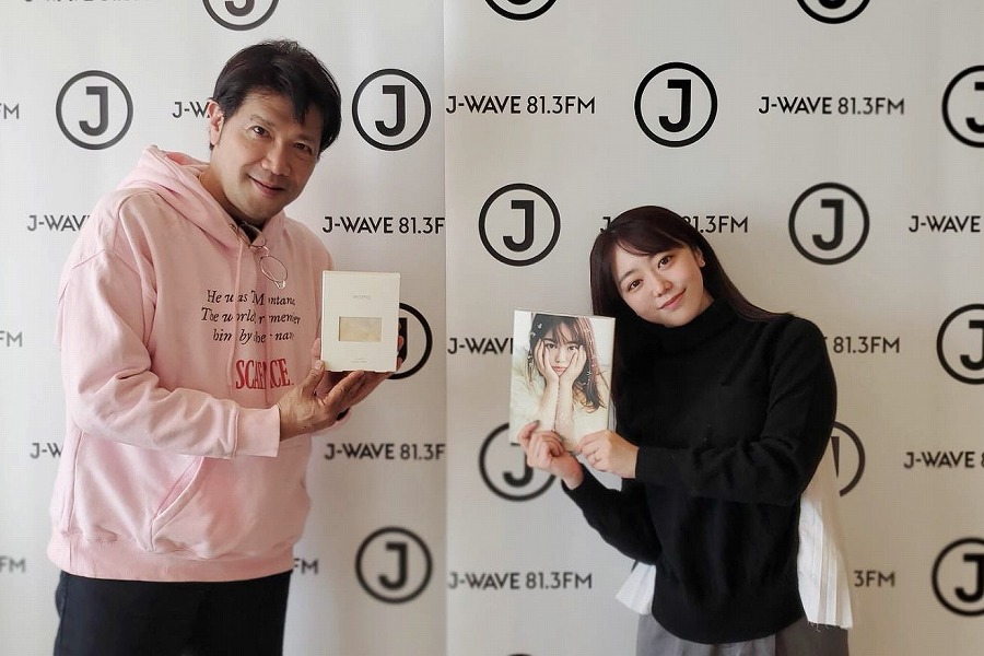 峯岸みなみ着用 スウェットTシャツ 峯岸みなみが着用している「トップス」のアイテム紹介