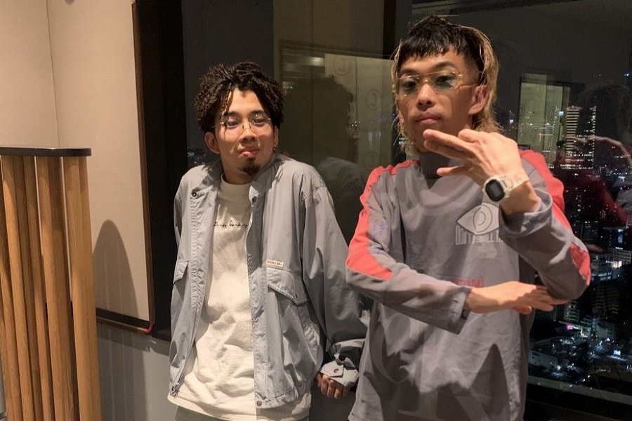 King Gnu・新井和輝と勢喜 遊、スタジアムライブツアーの感想を