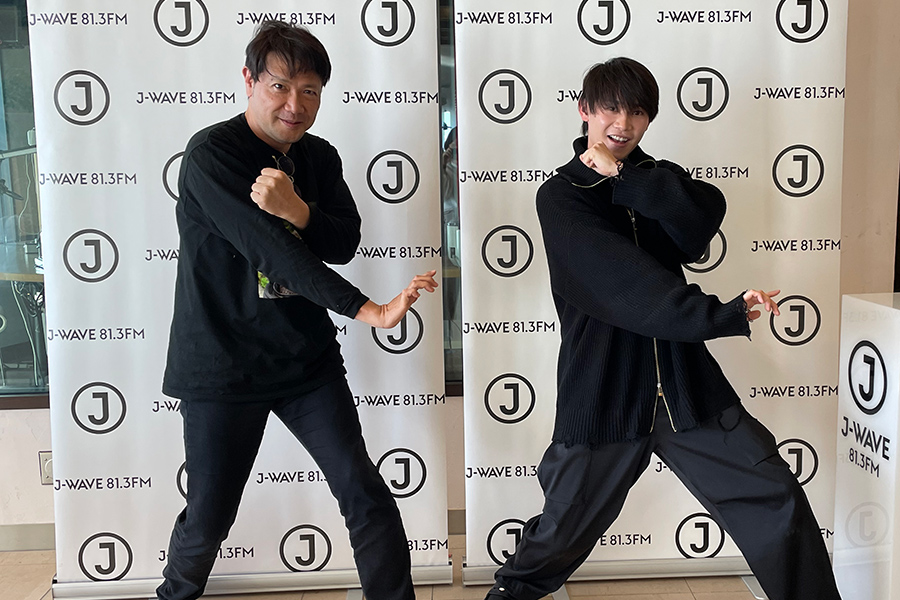 仮面ライダーギーツ』タイクーン役の佐藤瑠雅、演技中に感じた「転がる