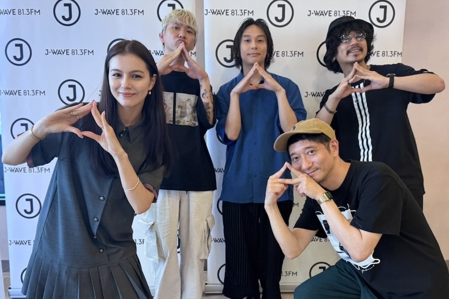 Omoinotakeが語る「ラブシャ」の魅力＆武道館公演への意気込み | J