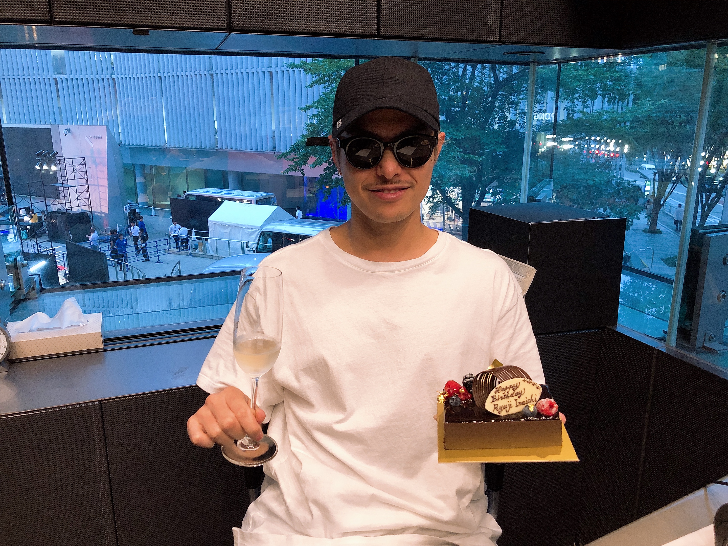 三代目JSB・今市隆二、誕生日会は「居酒屋えぐざいる」でEXILE