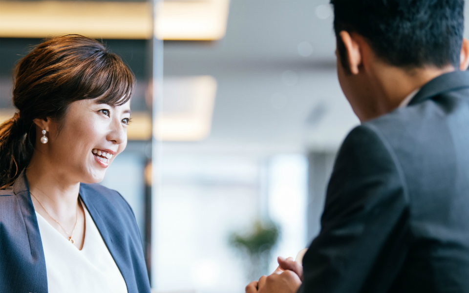 苦手な人との接し方は 目つき がポイント 元芸人が教えるテクニック J Wave News