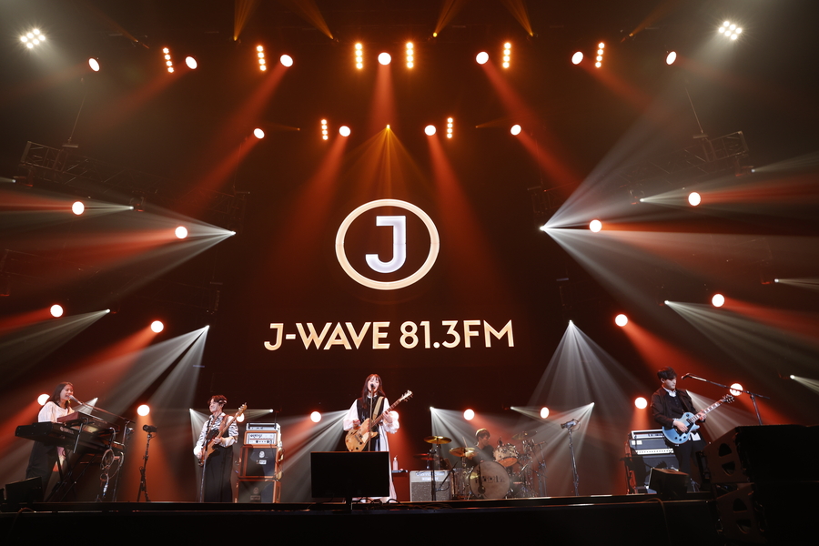 緑黄色社会 にぎやかなバンドサウンドで夏のはじまりを盛り上げる J Wave Live 21 フォトレポート J Wave News