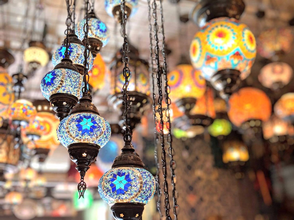 彩り豊かなランプを手作り！ トルコのモザイクランプ専門店「ZAKURO 